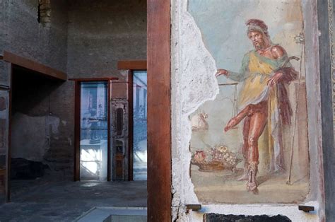 Famous Embracing Pair At Pompeii Could Have Been Gay Lovers