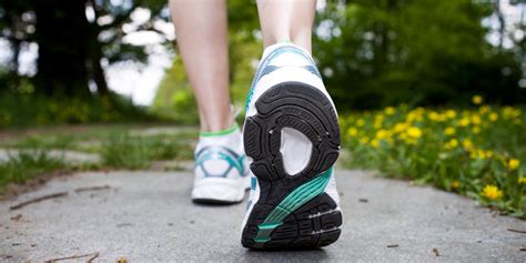WATCH: How Walking Can Make Your Brain Healthier -- And More Creative | HuffPost