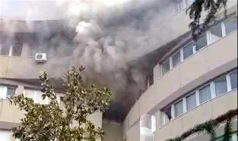 Altri incendi sono in corso a ortona, secondo le prime informazioni in località villa grande e santa lucia, anche in in mattinata altri incendi a vasto, che ormai sembra circoscritto, e monteodorisio. Incendio all'ospedale di Ortona, potrebbe essere doloso ...