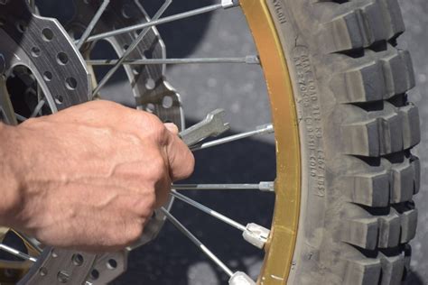 Quick Tips How To Avoid Wire Spoke Wheel Disasters Adv Pulse