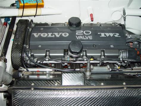 The head is not cracked, and is flat at both end cylinders (1 and 5). Volvo 850 BTCC