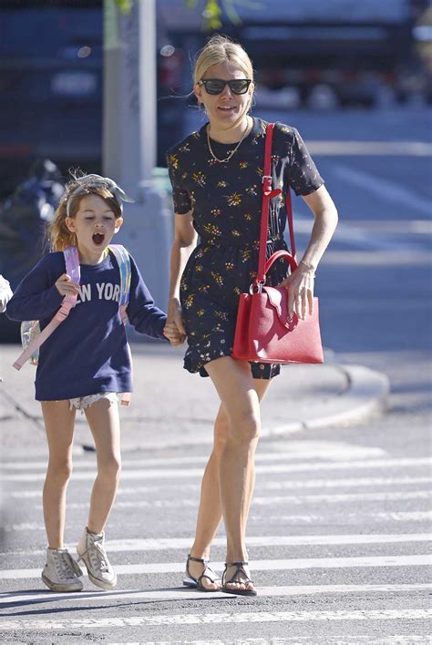 Sienna Miller Was Seen Out With Her Daughter In New York Celeb Donut