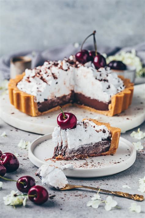 Schoko Pudding Kuchen mit Sahne | Veganer Pie - Bianca Zapatka | Rezepte