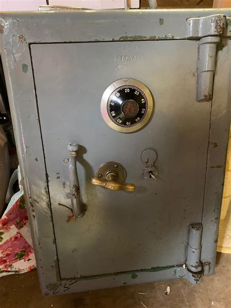 Chubb Manifoil Mark IV safe opened in Surrey - B&D Safe Opening London ...