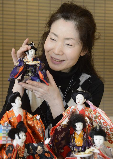 Off Pedestal Hina Dolls Take Up Ordinary Life The Japan Times