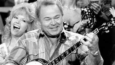 Roy Clark Dead Country Star And Hee Haw Host Was 85 Hollywood Reporter