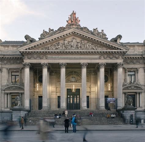 Palais De La Biere Templeuve Belgique - Bruxelles: la transformation de la Bourse en temple de la bière a débuté