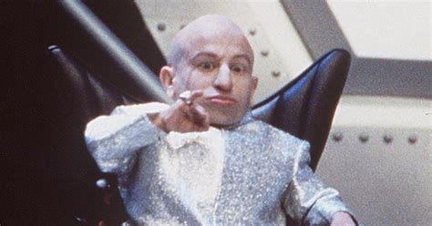 Jul 26, 2002 · play trailer with sound 2:29 upon learning that his father has been kidnapped, austin powers must travel to 1975 and defeat the aptly named villain goldmember, who is working with dr. Why 'Austin Powers' Changed Its Original Tragic Ending For Mini-Me | HuffPost