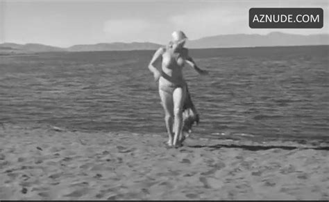 Marilyn Monroe Bare Pool