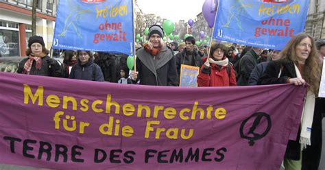 Terre Des Femmes Frauenthemen Nicht Der Afd überlassen Chrismon