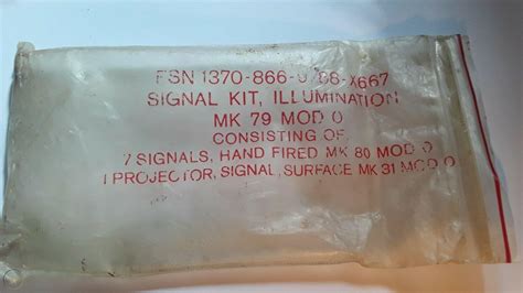 Military Pen Flare Signal Kit Red Mk 79 Mod 0 And Flare Pouch