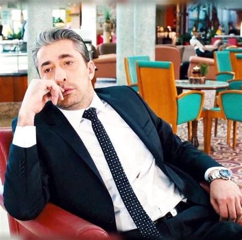 Jülide ateş ile 40 (tek parça) ünlü oyuncu erkan petekkaya, uzun süredir alzheimer tedavisi gören annesi şerife petekkaya'nın vefat. Erkan Petekkaya does not want to kiss | Turkish Series: Teammy