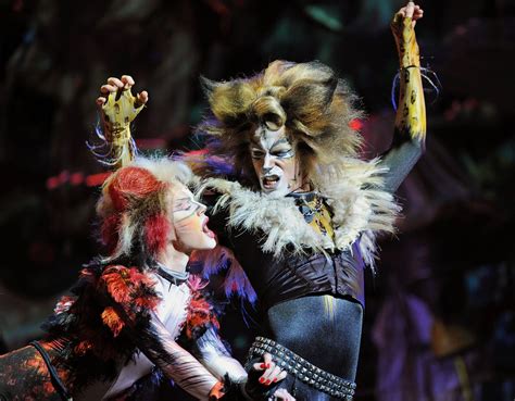 Cats The Musical Is Getting A Movie Heres Why Its So Beloved Racked