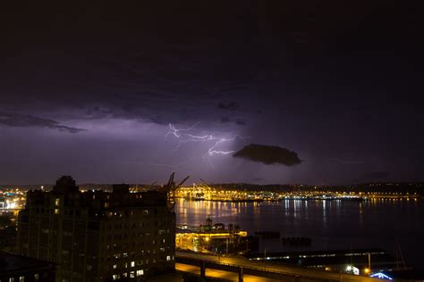 Seattle Lightning Storm An Unusually Brilliant Lightning S Flickr