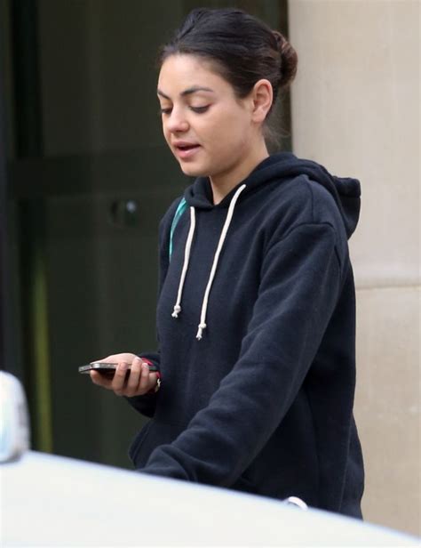 Mila Kunis Without Make Up And Looks A Bit Puffy On London Trip