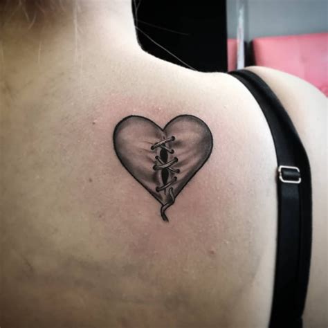 50 Different Heart Tattoos That Will Make You Fall In Love Tats N Rings Ankle Tattoo Cover