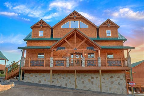 Smoky Bear Lodge A Premium View Cabin With Indoor And Outdoor Pool