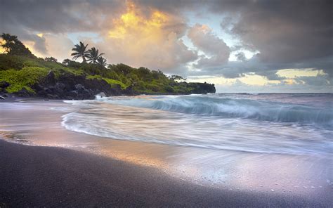 Waves Crashing Black Sand Beach Hawaii Wallpaper Nature And