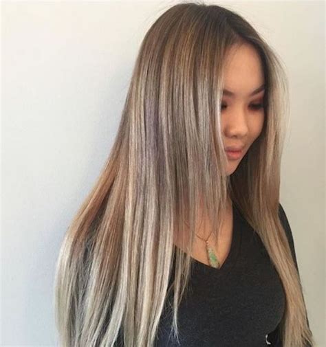 Ombre colouring (where the hair moves from dark at the roots to light at the ends) has been a popular trend over in the past, ombre has been very dramatic in tone (usually going from brown or black to light blonde at the ends) and seen on long, straight hair, but. 50 Best Balayage Straight Hairstyles - 2018 Collection ...