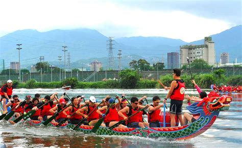 It was full of laughs and smiles as we tried to paddle our hardest and win in a sport we thought we knew. 2018 Taipei Dragon Boat Festival | Taipei Travel