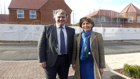 First Show Home In Castle Hill In Ebbsfleet Unveiled On Visit From