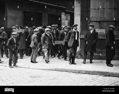 Unemployed During The Great Depression In France Stock Photo Alamy