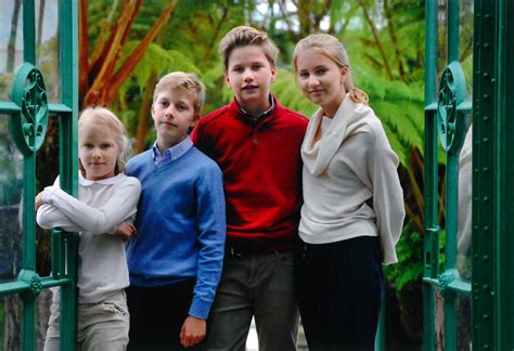 Comment S'appelle Le Mal De La Gazelle - Nouvelles photos de la famille royale belge – Noblesse & Royautés