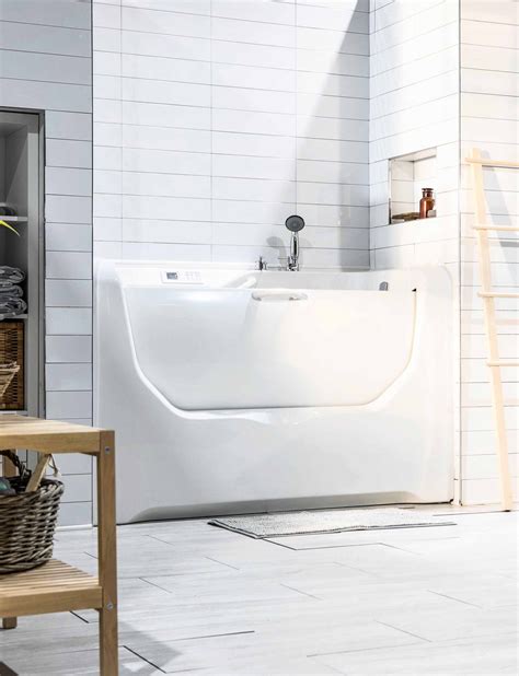 Assisto Bathtub With Door For Larger People