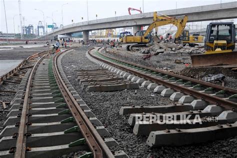 Pembangunan Rel Kereta Barang Dari Stasiun Pasoso Stasiun Jitc Republika Online