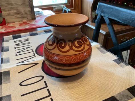 Vintage Tan Cusco Peru Peruvian Art Pottery Inch Vase Excellent