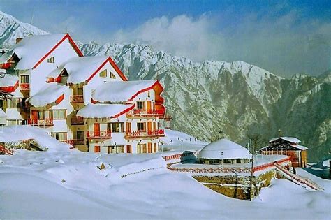 10 Places To Visit Near Delhi For Snowfall This Winter