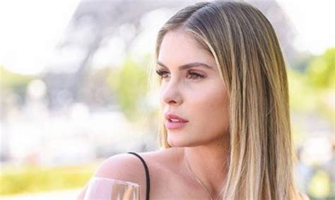 Se demorar bye bye Tchau neném brinca Bárbara Evans sobre casamento Jornal O Globo