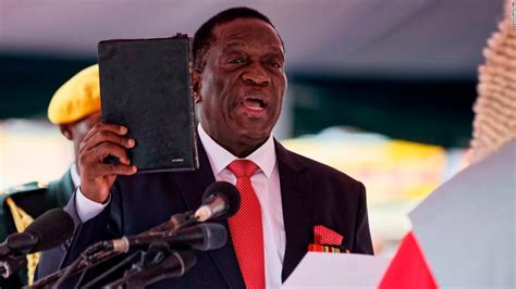 Zimbabwes Emmerson Mnangagwa Sworn In As Leader World Is Crazy