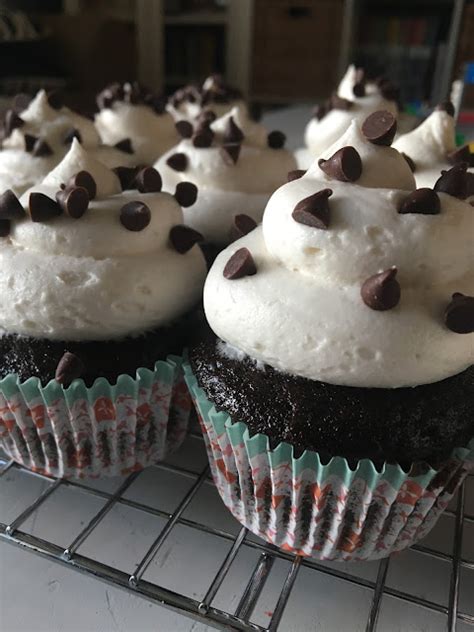 Out Of The Right Brain King Arthur Bake Along Chocolate Cupcakes