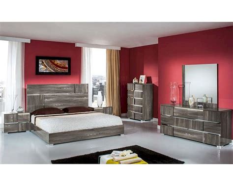 Bedroom furniture & bedroom sets. Contemporary Italian Bedroom Set in Grey Lacquer 44B108SET