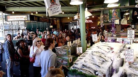 Flying Fish At The Pike Place Market In Seattle Youtube