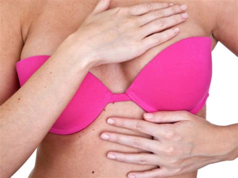 Wearing Wrong Size Bra Can Be Dangerous Know The Reasons Boldsky Com