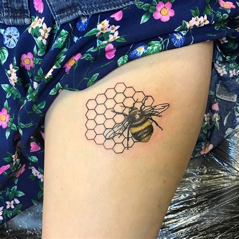Bee Tattoo Designs 21 Cute Tattoos For Women Bee Tattoo
