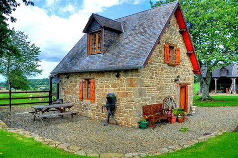 Holiday Gite In 2019 Stone Cottages Cottage Homes Fairytale House