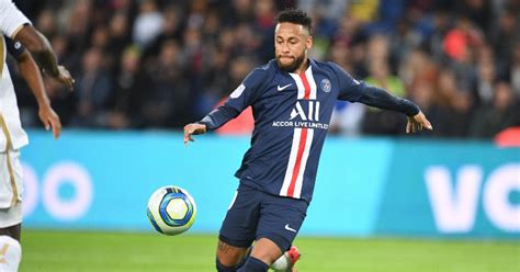 Brazil hosting the tournament caused a mutiny with the national team, who saw themselves as pawns. PSG star Neymar limps off in Brazil draw - Power Sportz ...