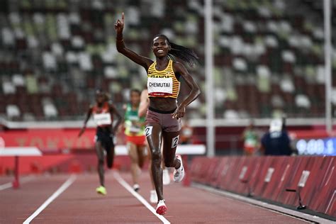 Peruth Chemutai De Uganda Conquista O Ouro Nos 3000 Metros Com