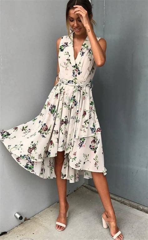 12 Stunning Floral Dresses Ideas For Beautiful Summer Fashionable