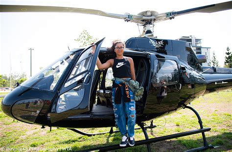 «это величайшее спортивное достижение в. Наоми Осака совершила прогулку на вертолёте в Брисбене ...