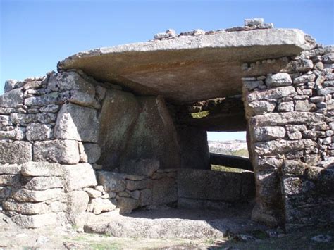 Megalitos De Penedono Portugal Turismo Arqueológico