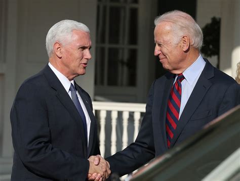 Последние твиты от joe biden (@joebiden). Joe Biden Photos Photos - Joe Biden Hosts Vice President ...