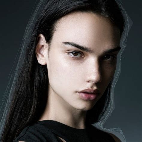 Pin By Herbert Peterkollar On Faces In 2021 Androgynous Models