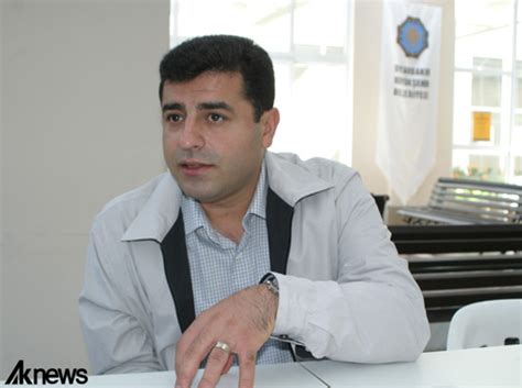 Selahattin demirtaş içerikleri, son dakika haberleri ve daha fazlası haber7'de. Selahattin Demirtaş Fotoğrafları,Resimleri