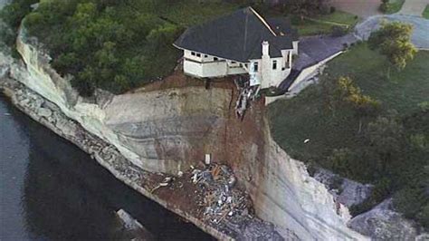 Texas Mansion Falling Off Cliff Into Lake Whitney Z6 Mag