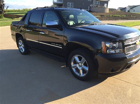 2011 Chevy Avalanche Ltz 66000 Miles Loaded
