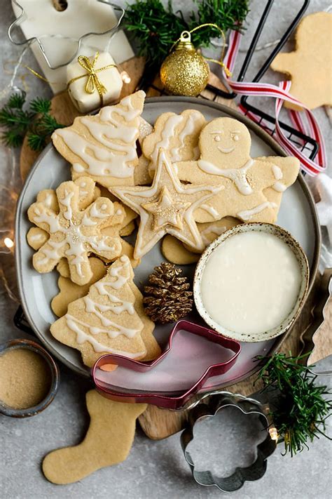 In a large bowl, cream together the butter, sugar, and cream cheese with an electric then beat on low speed, just until incorporated and the dough comes together. Easy Vegan Sugar Cookies - Low Carb | Keto | Paleo - BEST ...